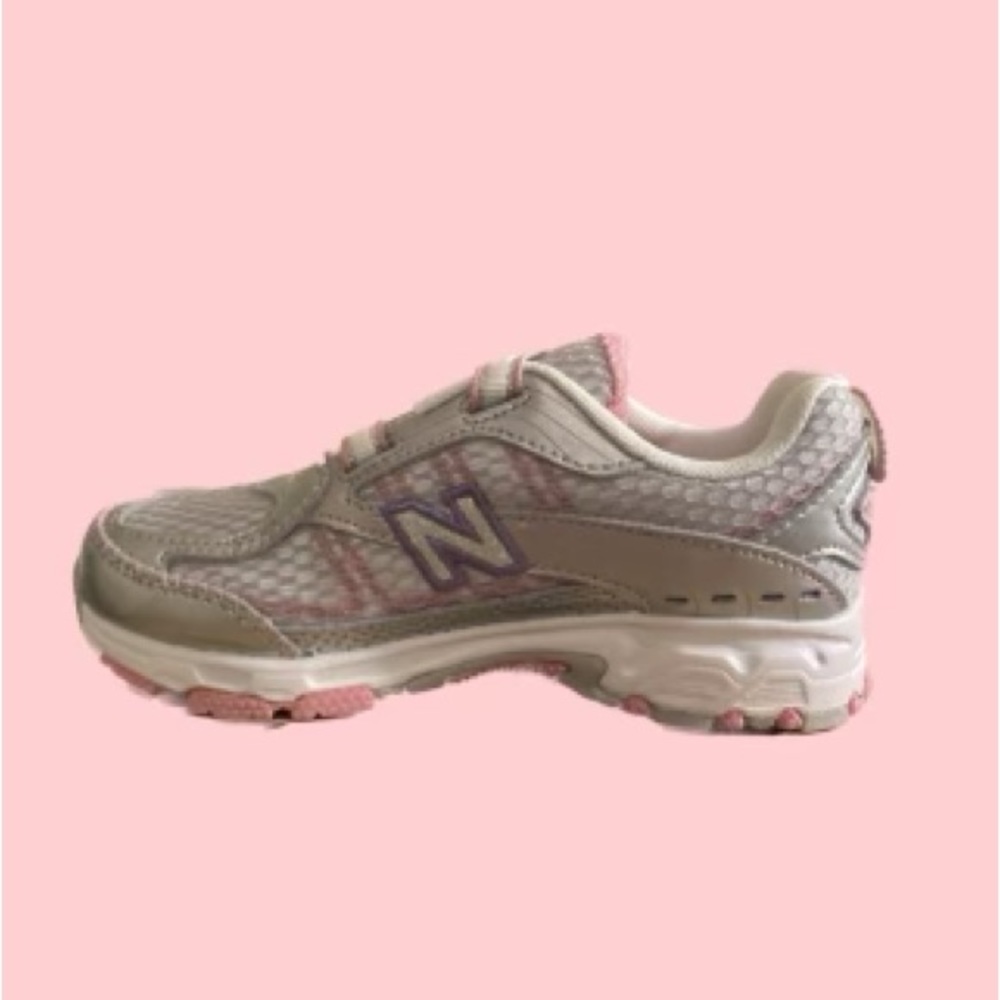 New Balance Little Kid/Big Kid Running Shoe. Size 13.5W